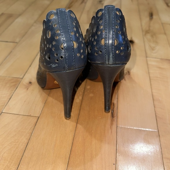 Tory Burch Leather Verity Navy Blue Heels - Picture 3 of 10